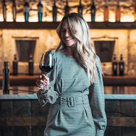مزرعة للإقامة Relais Benedek Wine & - Adults Only باسترينغو